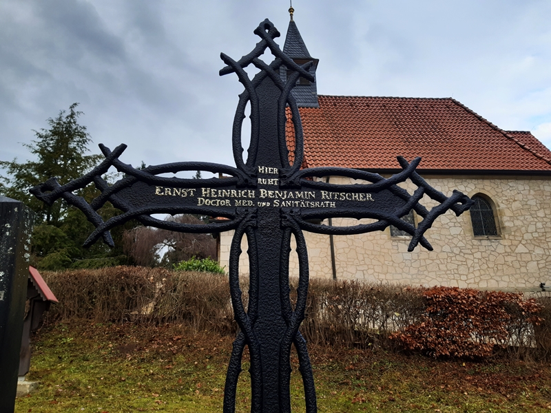 Grabkreuz Ritscher  nach Restaurierung